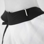 CAPA DE CORTE PREMIUM BLANCA CON CUELLO DE SILICONA - V-125 - Imagen 4